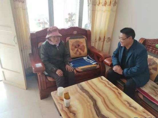 平?jīng)鲢垂鹃_展“踐行初心使命，助推脫貧攻堅(jiān)”主題黨日活動(dòng)(圖5)