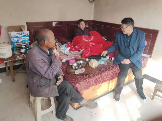 平?jīng)鲢垂鹃_展“踐行初心使命，助推脫貧攻堅(jiān)”主題黨日活動(dòng)(圖6)