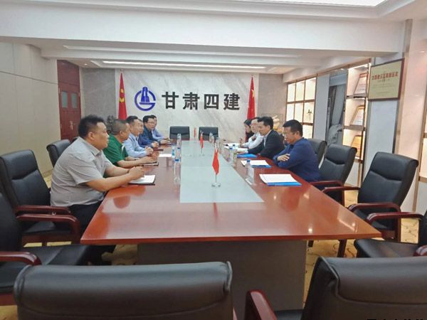 平涼市副市長葉劍芳、平涼泓源公司董事長趙賢君一行赴蘭洽談融資擔保合作事宜(圖3)