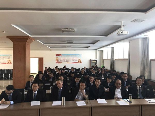 泓源出租公司召開(kāi)“文明行車(chē)”專題培訓(xùn)會(huì)(圖2)