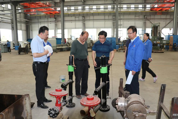 市委統(tǒng)戰(zhàn)部調(diào)研豐收公司生產(chǎn)經(jīng)營(yíng)及復(fù)工復(fù)產(chǎn)工作(圖3) 市委統(tǒng)戰(zhàn)部調(diào)研豐收公司生產(chǎn)經(jīng)營(yíng)及復(fù)工復(fù)產(chǎn)工作(圖3)