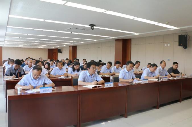 市政府國資委黨委委員、副主任邊疆到泓源公司講黨課(圖3)