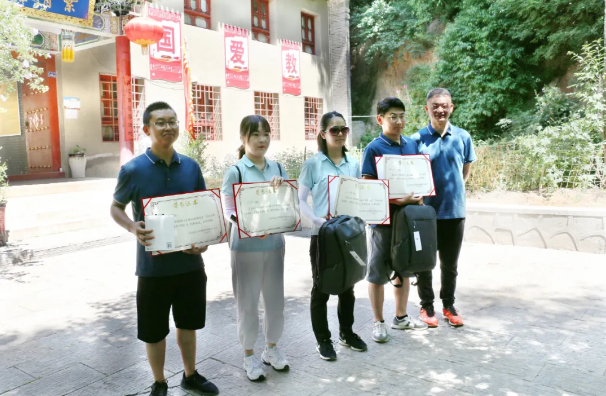 增強團隊合力 展示泓源風采 ——泓源公司開展登山比賽活動(圖8) 增強團隊合力 展示泓源風采 ——泓源公司開展登山比賽活動(圖8)