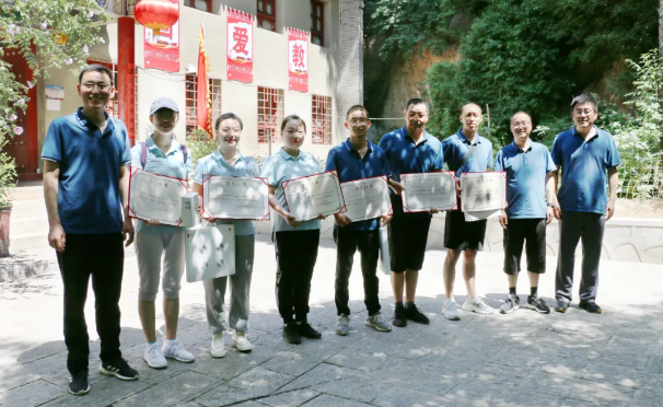 增強團隊合力 展示泓源風采 ——泓源公司開展登山比賽活動(圖9) 增強團隊合力 展示泓源風采 ——泓源公司開展登山比賽活動(圖9)