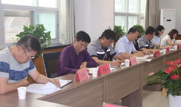 泓盛達(dá)公司召開前七個月經(jīng)濟運行分析調(diào)度會暨八月份安全例會(圖2) 泓盛達(dá)公司召開前七個月經(jīng)濟運行分析調(diào)度會暨八月份安全例會(圖2)