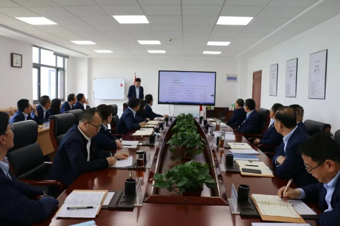 市產(chǎn)投集團(tuán)召開黨委理論中心組集體學(xué)習(xí)會議(圖2) 市產(chǎn)投集團(tuán)召開黨委理論中心組集體學(xué)習(xí)會議(圖2)