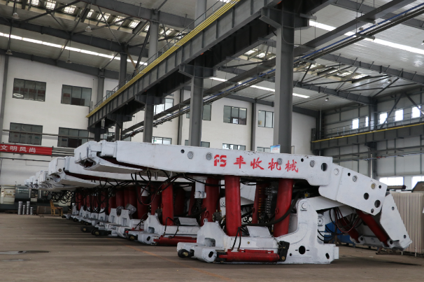 市產(chǎn)投集團(tuán)裝備制造企業(yè)上半年產(chǎn)銷兩旺(圖6) 市產(chǎn)投集團(tuán)裝備制造企業(yè)上半年產(chǎn)銷兩旺(圖6)