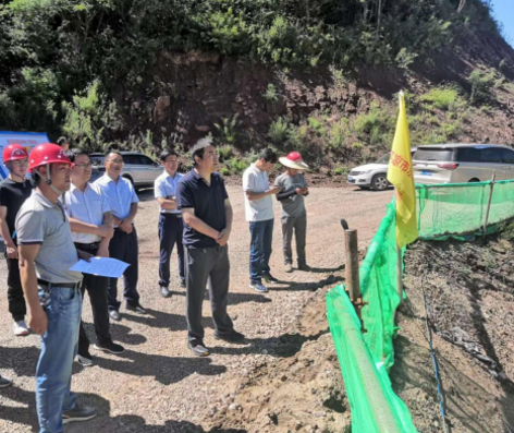 市產(chǎn)投集團(tuán)開(kāi)展安全生產(chǎn)大檢查和“夏日送清涼”慰問(wèn)活動(dòng)(圖2) 市產(chǎn)投集團(tuán)開(kāi)展安全生產(chǎn)大檢查和“夏日送清涼”慰問(wèn)活動(dòng)(圖2)