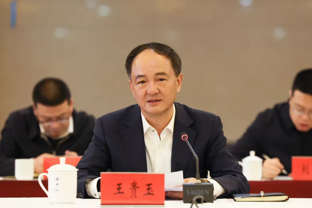 平?jīng)雠c甘肅省民航機(jī)場集團(tuán)簽訂平?jīng)鰴C(jī)場項(xiàng)目合作框架協(xié)議(圖3) 平?jīng)雠c甘肅省民航機(jī)場集團(tuán)簽訂平?jīng)鰴C(jī)場項(xiàng)目合作框架協(xié)議(圖3)