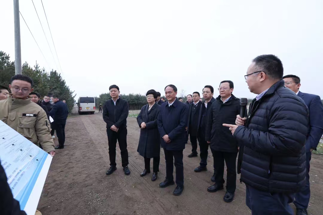 平?jīng)雠c甘肅省民航機(jī)場集團(tuán)簽訂平?jīng)鰴C(jī)場項(xiàng)目合作框架協(xié)議(圖4) 平?jīng)雠c甘肅省民航機(jī)場集團(tuán)簽訂平?jīng)鰴C(jī)場項(xiàng)目合作框架協(xié)議(圖4)